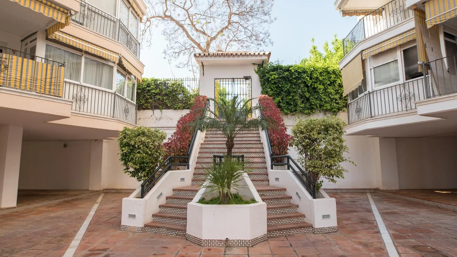 Brisare Mar - Apartamento Para 4 Personas A 1 Min De La Playa Con Piscina En Marbella